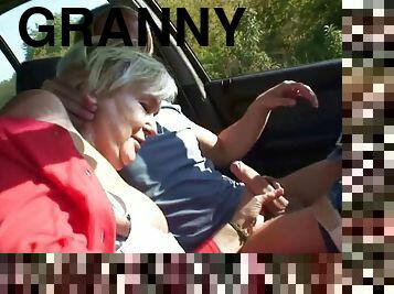 vanha, isoäiti-granny, joukkopano, auto, nuori-18, vanhempi, vanha-ja-nuori