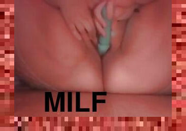 Horny Milf On her own time????