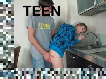 He licks teen as she brushes her teeth