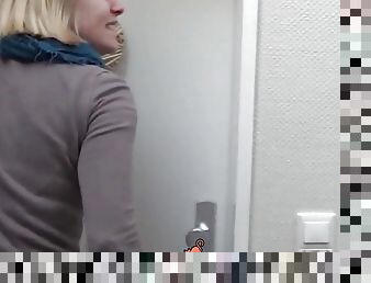 Lara CumKitten - Pissing in front of the door in pants and boots