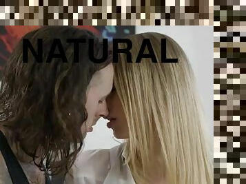 Natural tits ts casey kisses gets facialed after hard anal banging