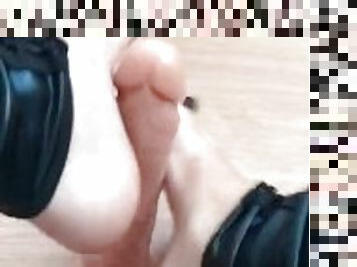 masturbating with the foot