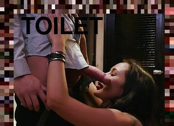 Brunette amia miley sucks cock of the stranger in the toilet