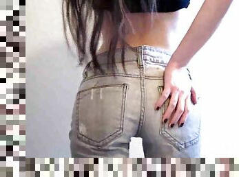 Teen webcam girl in her tight jeans