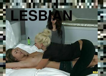 Seductive lesbians mind-blowing xxx scene
