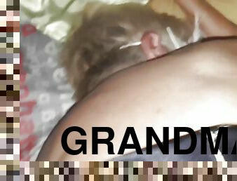Grandma Olys likes it in fours