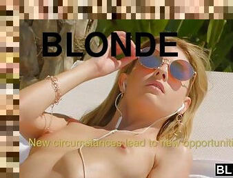 Blonde BAE Analized by Thicc Dicc