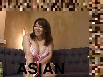 Curvy Mizuki Ann enjoys pounding her pussy with a dildo