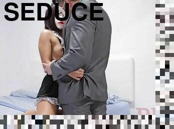 I seduce my boss to raise my salary and he ends up fucking me