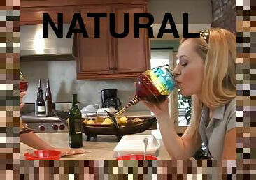 Happy hour turns into pussy eating hour for these two babes