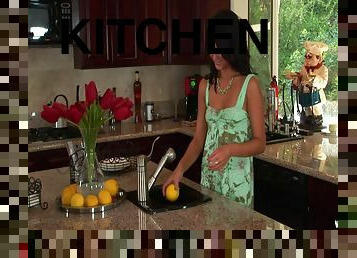 In her kitchen Jessica Valentino gets fucked on the counter