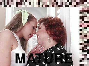 Chubby mature enjoys pure lesbian porn with much younger lesbian niece