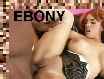 Curvy ebony slut in stockings laid in her pussy