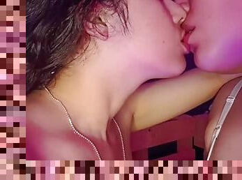 ????? ????? ???? ?? ???? ??? ????? ?? ????? ??????? ??????? ???????lesbian sex hot kisses