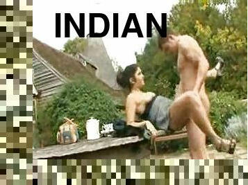 Indian babe fucking outdoors with her BF