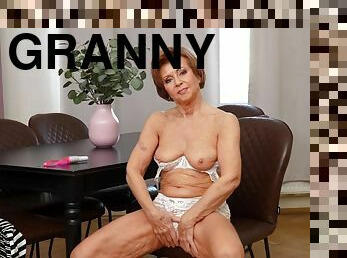 Romana Granny Fucks Herself