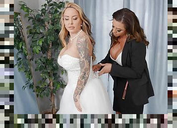 Tattooed bride Ariella Ferrera gets pleasured by Avinnah Elise
