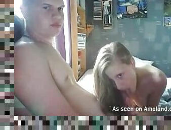 Teen webcam couple puts on an oral sex show