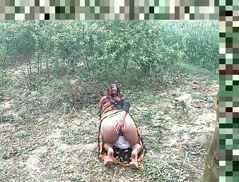 Indian Farmer Wife Working On Field Fucking Hardcore Outdoor Hindi Sex