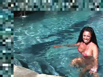 Amazing tanned honey with large boobs picked up at the pool