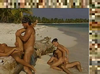 Two Couples End Up in Double Penetration Foursome at the Beach