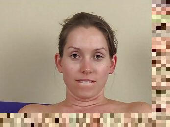 Watch the pretty face of a masturbating girl
