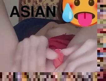 Pinaysweetpussy fucked herself and squirted with a hairbrush, ugh