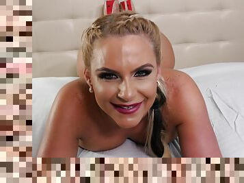 Dirty sex by a seductive MILF Phoenix Marie and Tommy Gunn