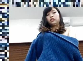Uncensored live chat Mokomoko knit figure medium long tip curly hair older sister close-up m-shaped spread! On the way I moved and exposed a coat o...