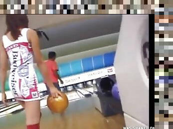 Blowjob to bad girl at the bowling alley