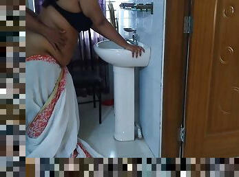 Indian College Mam In Saree Getting Ready To Go To Office, Hot Student Sees Madams Sexy Body And Fucks Hard - Huge Cum