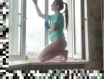 I washed the window without panties in front of passers-by