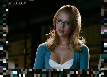 Stunning Jessica Alba Shows Off An Exquisite Cleavage