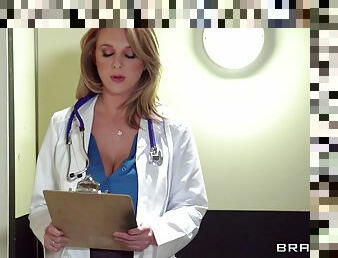 Doctor babe wears lingerie under her work clothes and loves to fuck
