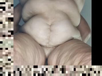 Intense squirting and fucking video of bbw stepmom gilf lady