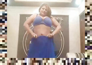 Sapna bhabhi seduced