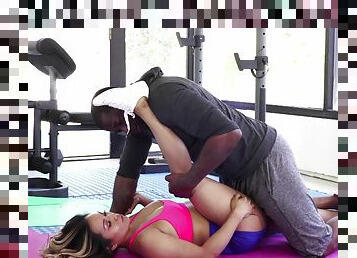 Black personal trainer makes Lana Violet dripping wet for sex