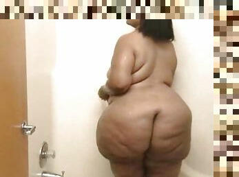 Huge fat ass black girl in the shower