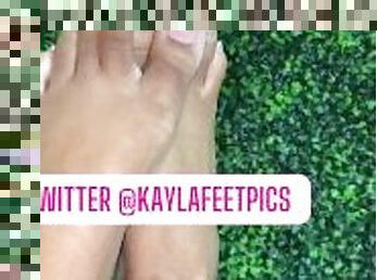 Foot Tease ????