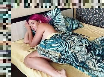 Horny Wake-Up: Morning Masturbation and Soft Female Orgasm