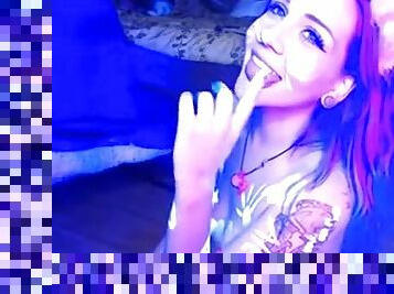 Teen with bodypaint dancing live on webcam, so awesome