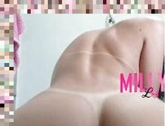 MILLY LOVE -  Rabuda sentando no dildo