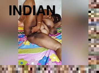 Indian Aunty Hot In Bedroom Finger Massage Performance