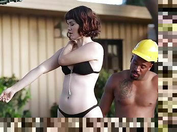 Black construction worker fucks a white bitch by the pool
