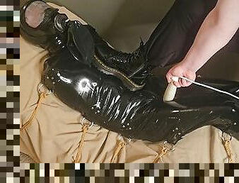 orgasme, jouet, bdsm, esclave, salope, petite, latex, bondage, minuscule, bottes