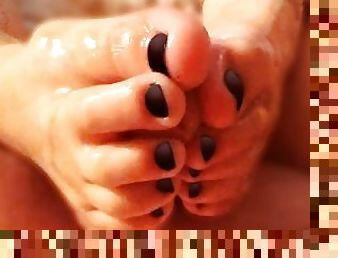 POV Footjob with closeup of toes! black nail polish