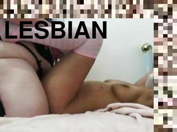 isot-tissit, remmidildo, amatööri, lesbo-lesbian, kotitekoinen, äityli, bdsm, pari, rinnat, perä-butt