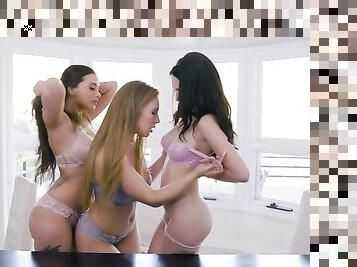 Užpakalis, Dideli papai, Nuotaka, Putytė, Žmona, Mažulės, Lesbietės, Milf, Atviras, Pornožvaigždė