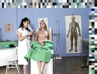 Extraordinary lesbian Lea Lexis use a strapon to please her patient