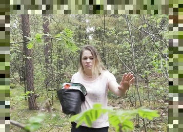 Outdoor dick sucking and fucking in the forest with Leonie